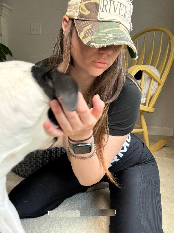 Pornô de cavalo gozando dentro de mulher sexo com cavalos e uma MILF novinha gostosa brasileira dando a sua buceta para o cavalo 