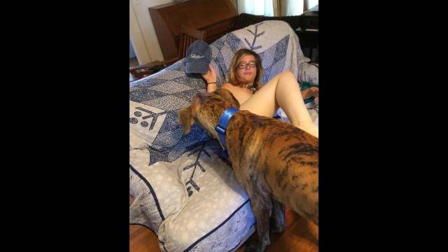 dogbond pinto de cavalo peluda  sexo com animais Mulher Transando Com Cachorro Puta transando com um cavalo em pé mulher de quatro no chiqueiro dando para um porco pornografia animal