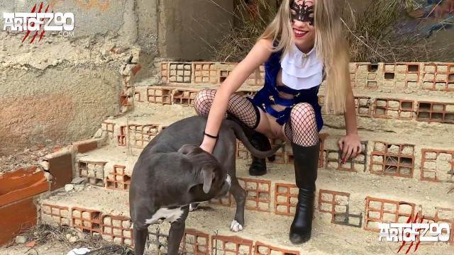 sexo bizarro dogbond peluda  sexo com animais filmes anal sexual amor zoofílico orgia no zoológico Vídeos porno de zoofilia con perros y caballos que follan a las chicas zoofílicas Mulher Negra chupando pica de cavalo sexo bizarro