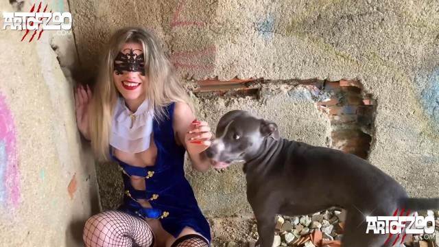 sexo bizarro dogbond peluda  sexo com animais Zoosection Cachorro dá um nó na buceta da e engata o pinto até gozar cachorro de pau duro Penetração Sexo com cachorro Pornografia de zoológico grátis