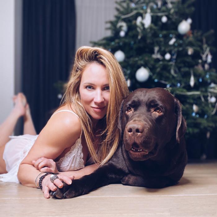 novinha gostosa brasileira dando a sua buceta para o cavalo cavalo de pau duro