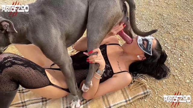 xoxota dogbond fodas com animais site de tubo de sexo zoo animal pornô zoofilia com oral Filme pornô com um enorme pau de cavalo mulher de quatro no chiqueiro dando para um porco